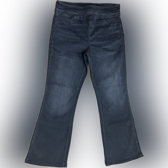 American Eagle Outfitters Denim - GUC American Eagle SZ XL black high rise stretch flare leg jegging/waist 33”-38”